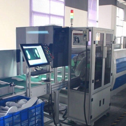 智能機(jī)器人UV照射生產(chǎn)線-黑金剛鞋業(yè)智能制造運(yùn)營商