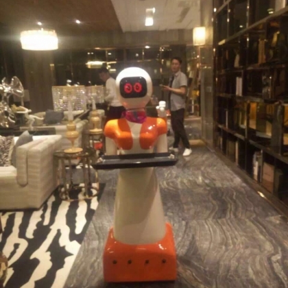 送餐行走機器人語音互動大型機器人服務(wù)感應(yīng)保姆服務(wù)機器人餐廳