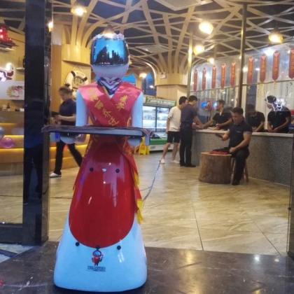 小村送餐機(jī)人優(yōu)惠價(jià)格定制