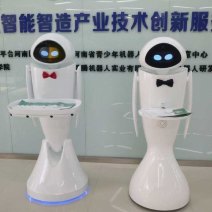 送餐機器人，會跳舞唱歌，講故事講笑話，互聯(lián)網(wǎng)搜索等