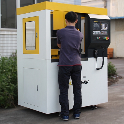VMC300 小型五軸加工中心 數(shù)控培訓(xùn)教學(xué)