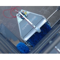 迷你版建筑幕墻清洗機(jī)