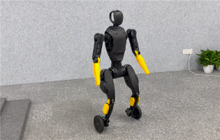 “稚暉君”出新作靈犀X2-N機器人：雙足秒變雙輪 咋踹都不倒